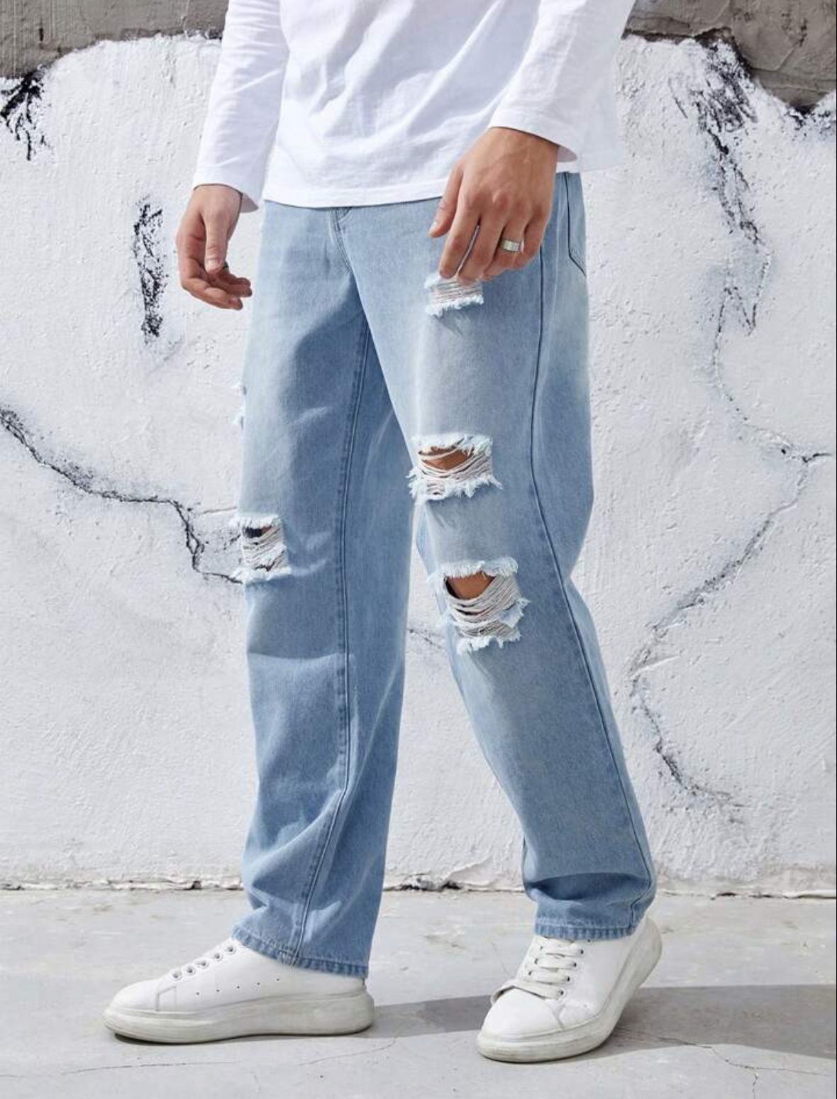 Men Regular Mid Rise Light Blue Jeans
